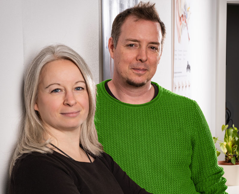 Erfahren Sie mehr über unsere individuelle Beratung für Ihre optimale Hörlösung Kundengespräch bei Hören mit Hertz zur Auswahl des richtigen Hörgeräts